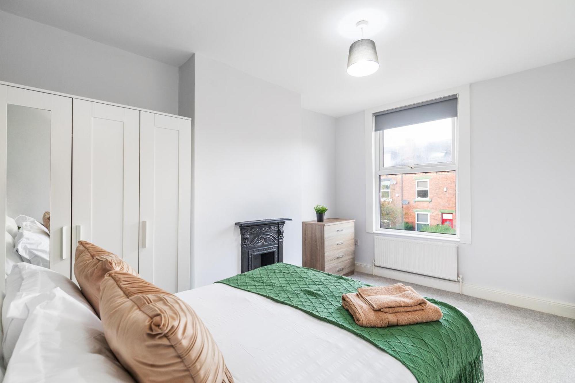 Spacious Two Bed House In Headingley リーズ エクステリア 写真